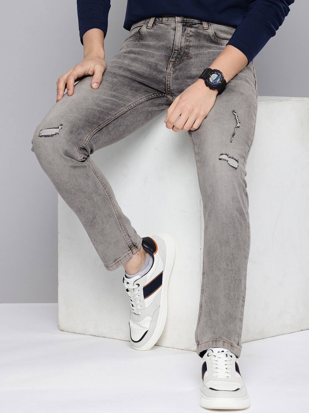 

Aeropostale Men Tapered Fit Low Distress Light Fade Stretchable Jeans, Grey