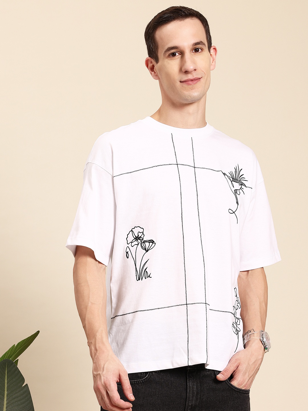 

Mast & Harbour Embroidered Relaxed Tshirt, White
