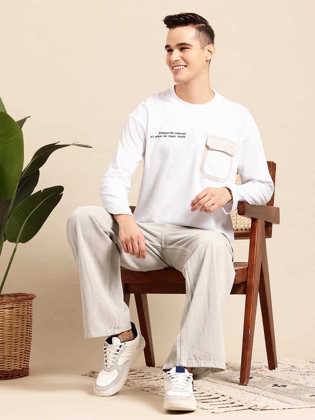 

Mast & Harbour Typography Print Drop-Shoulder Sleeves T-shirt With Pocket, White