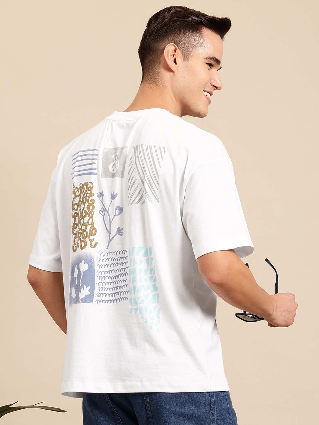

Mast & Harbour Graphic Printed Drop-Shoulder Sleeves T-shirt, White