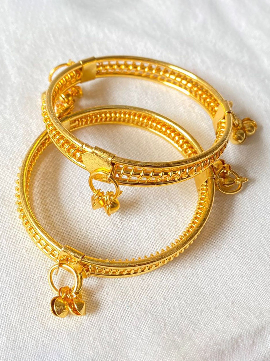 

BAESD Kids Set Of 6 Gold Plated Bangles