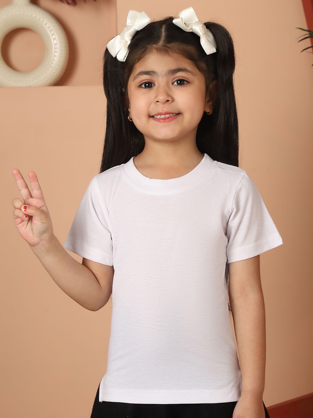 

MINI & MING Girls Solid Round Neck Pure Cotton T-shirt, White