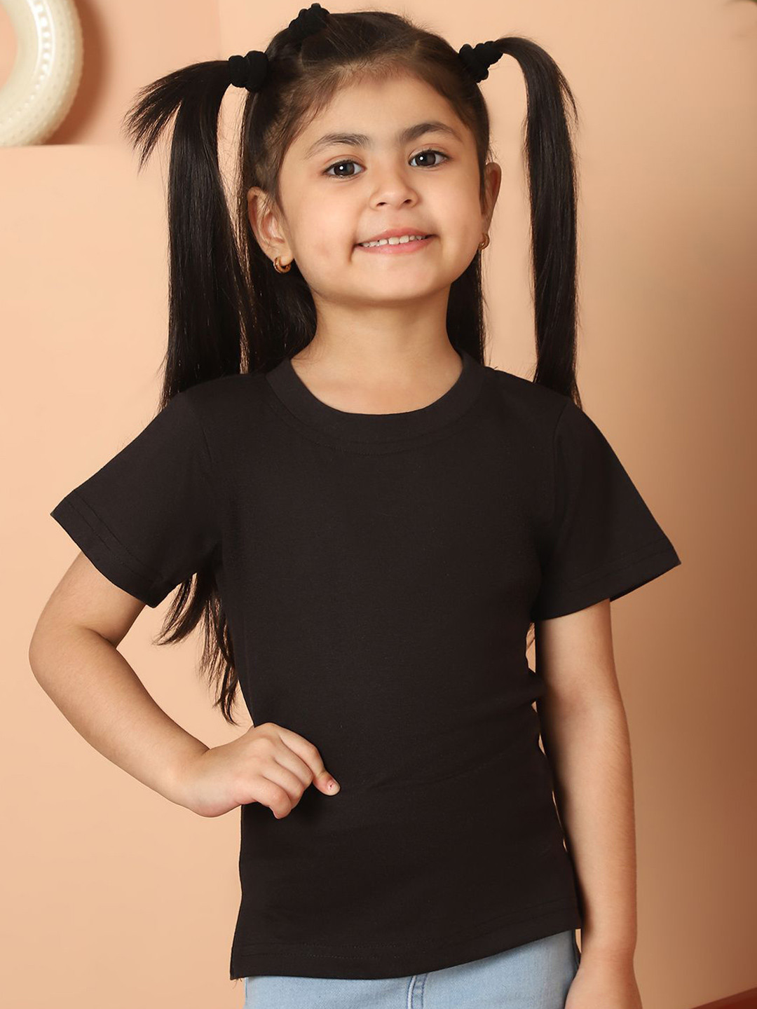 

MINI & MING Girls Solid Round Neck Pure Cotton T-shirt, Black