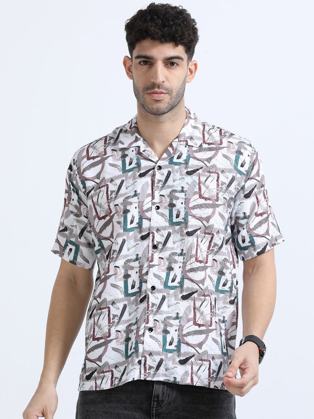 

Dogi Verg Men Abstract Printed Cuban Collar Relaxed Casual Shirt, White