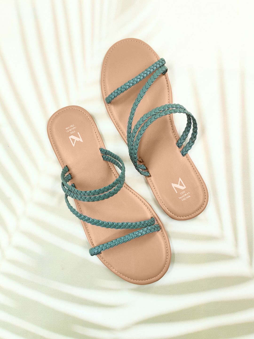 

THE MADRAS TRUNK Women Textured Open Toe Flats, Olive