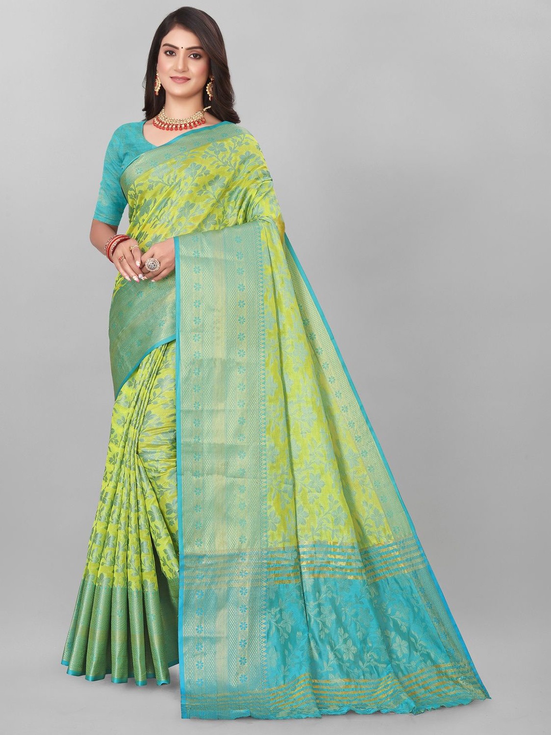 

MAGNEITTA Woven Design Zari Organza Banarasi Saree, Green