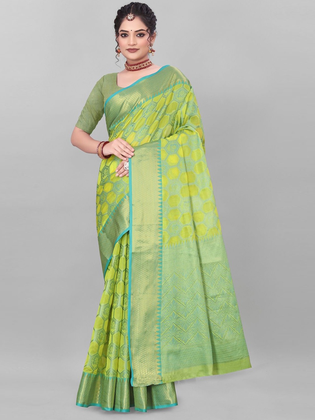 

MAGNEITTA Woven Design Zari Organza Banarasi Saree, Green