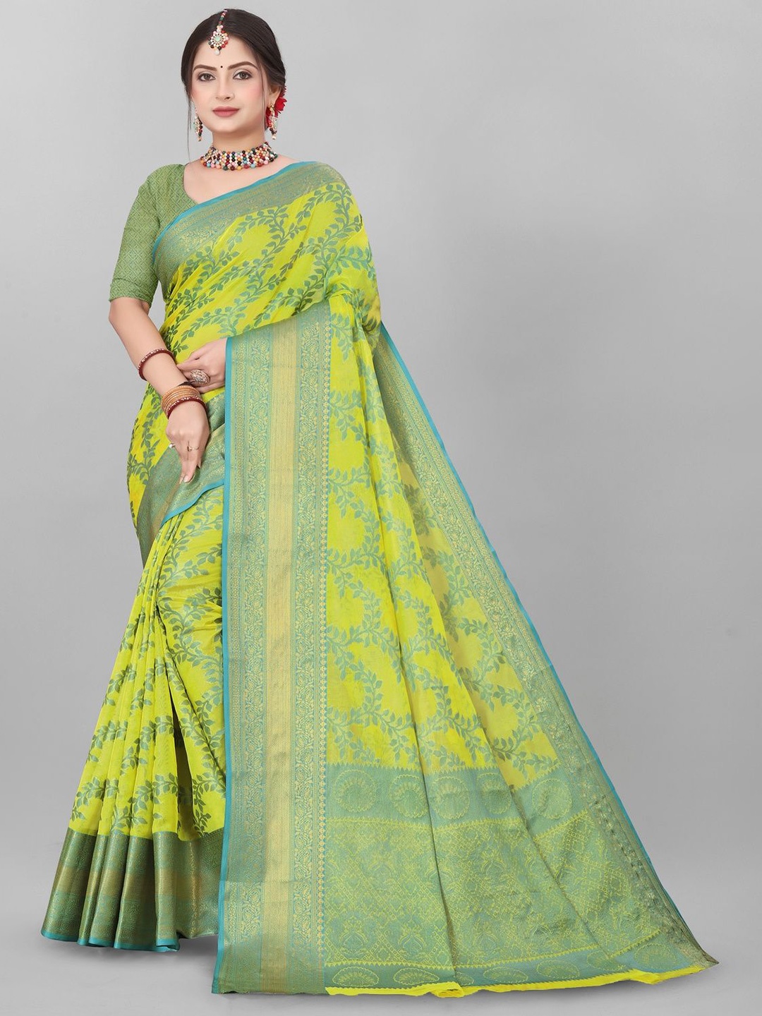 

MAGNEITTA Woven Design Banarasi Saree, Green