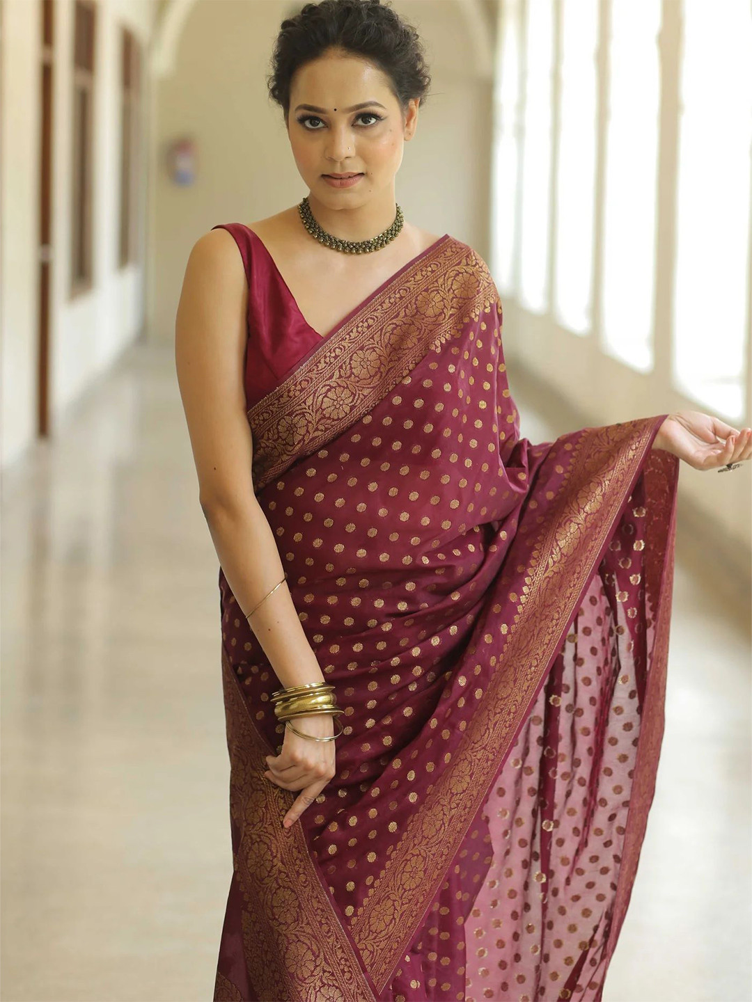 

REALLTREND Woven Design Zari Art Silk Kanjeevaram Saree, Maroon