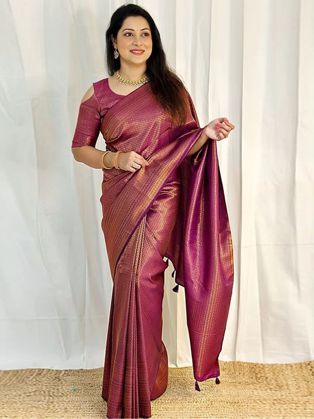 

REALLTREND Woven Design Zari Art Silk Kanjeevaram Saree, Purple
