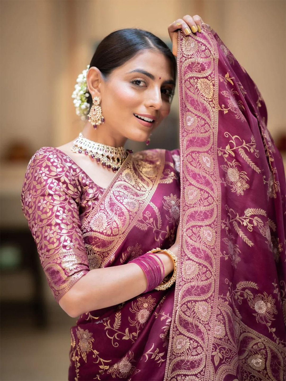 

REALLTREND Woven Design Zari Art Silk Kanjeevaram Saree, Purple