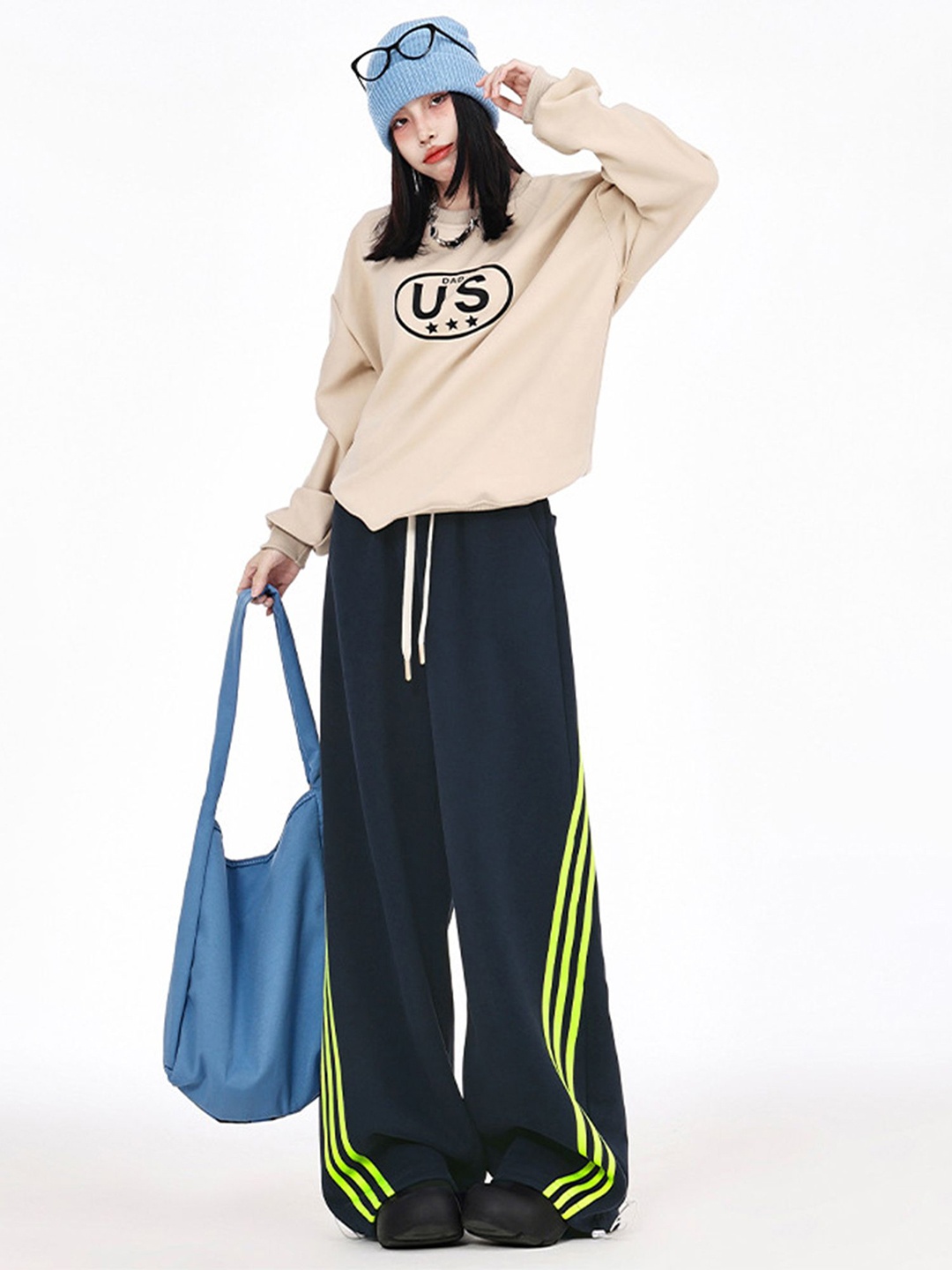 

LULU & SKY Women Straight Fit Trousers, Navy blue