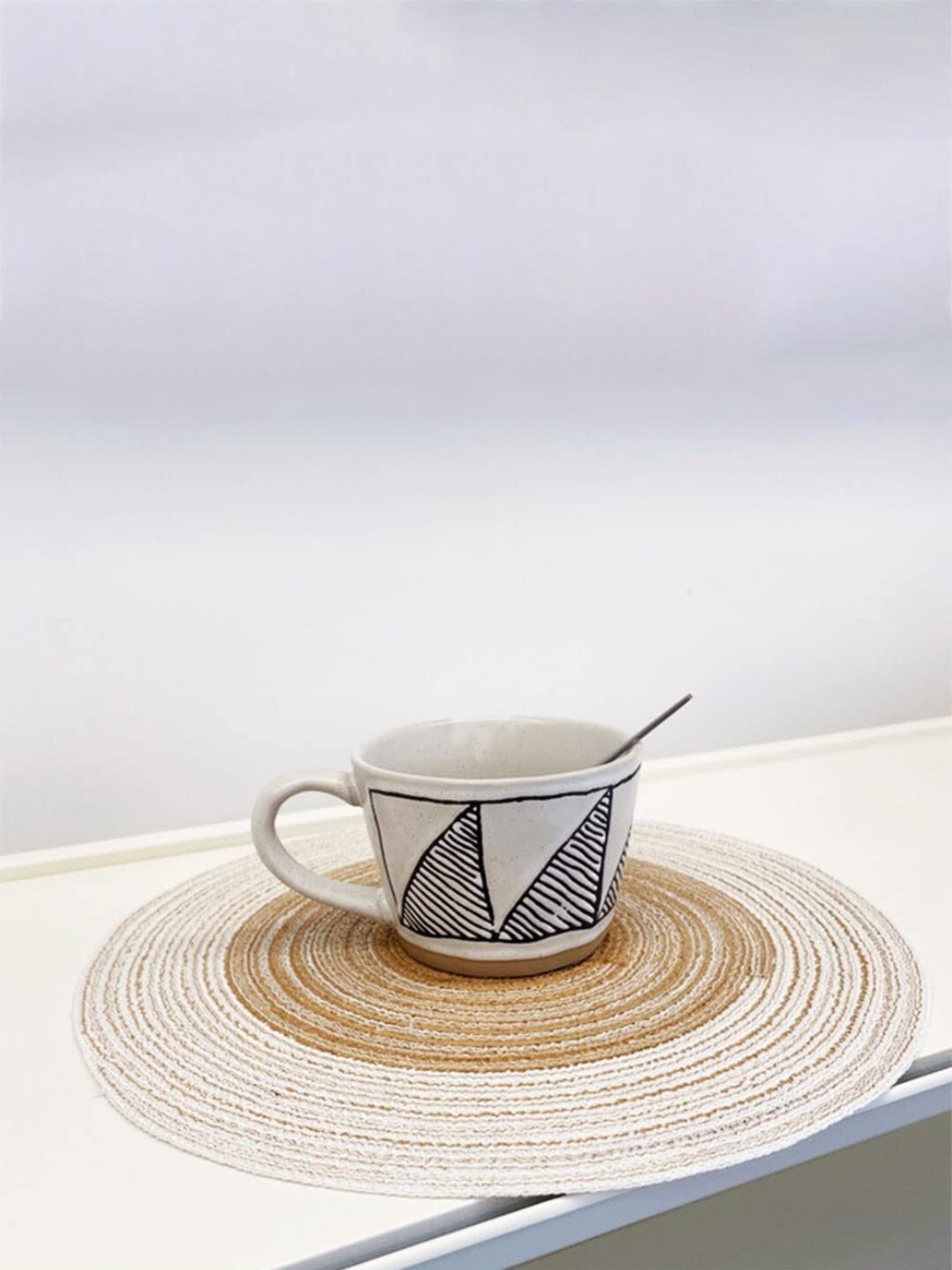 

P-Plus International 2-Pcs Beige & White Colourblock Trivet, Gold