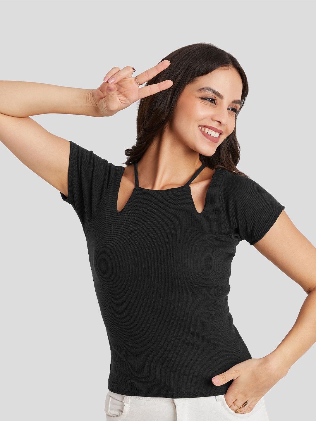 

BerryBird Solid Casual Half Sleeves Round Neck Slim Fit Top, Black