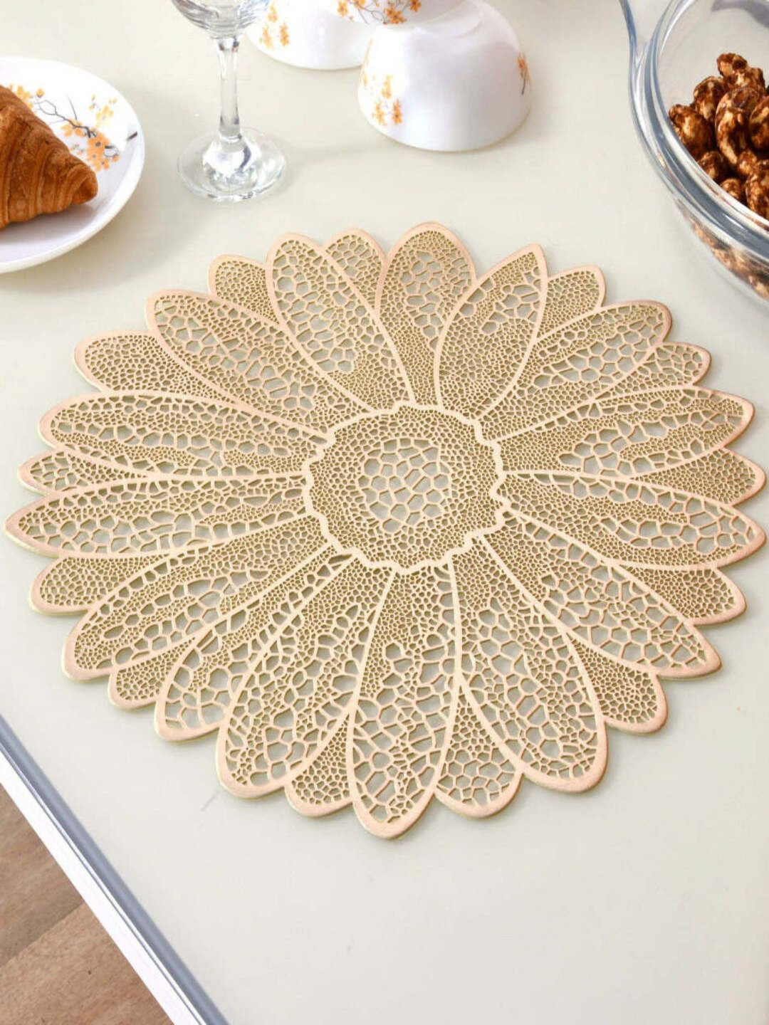 

Athome by Nilkama 4-Pcs Floral Table Placemats, Gold