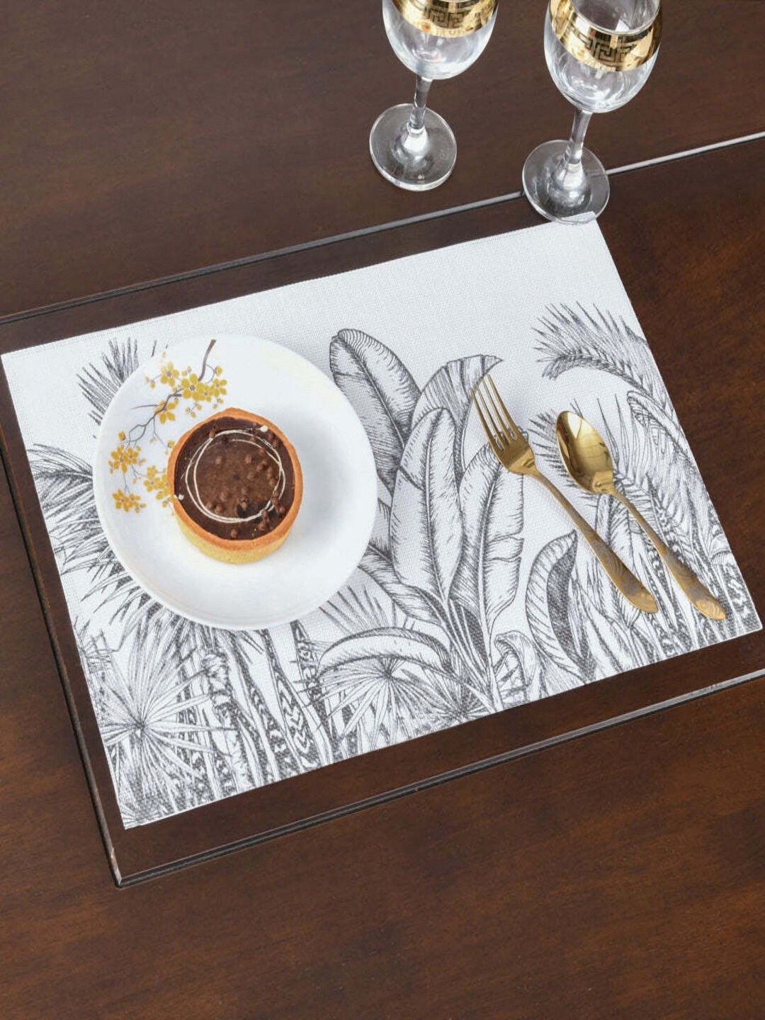 

Athome by Nilkamal 4-Pcs White Floral Printed Rectangular Table Placemats, Black