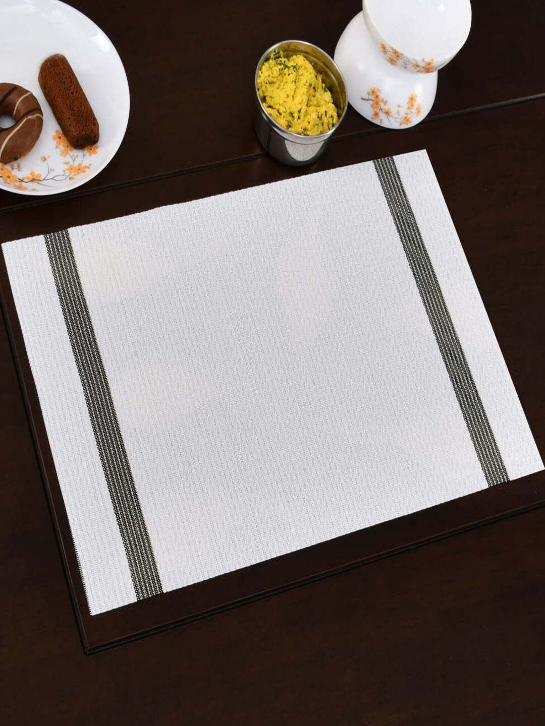 

Athome by Nilkamal 6Pcs White & Black Rectangular Table Placemats