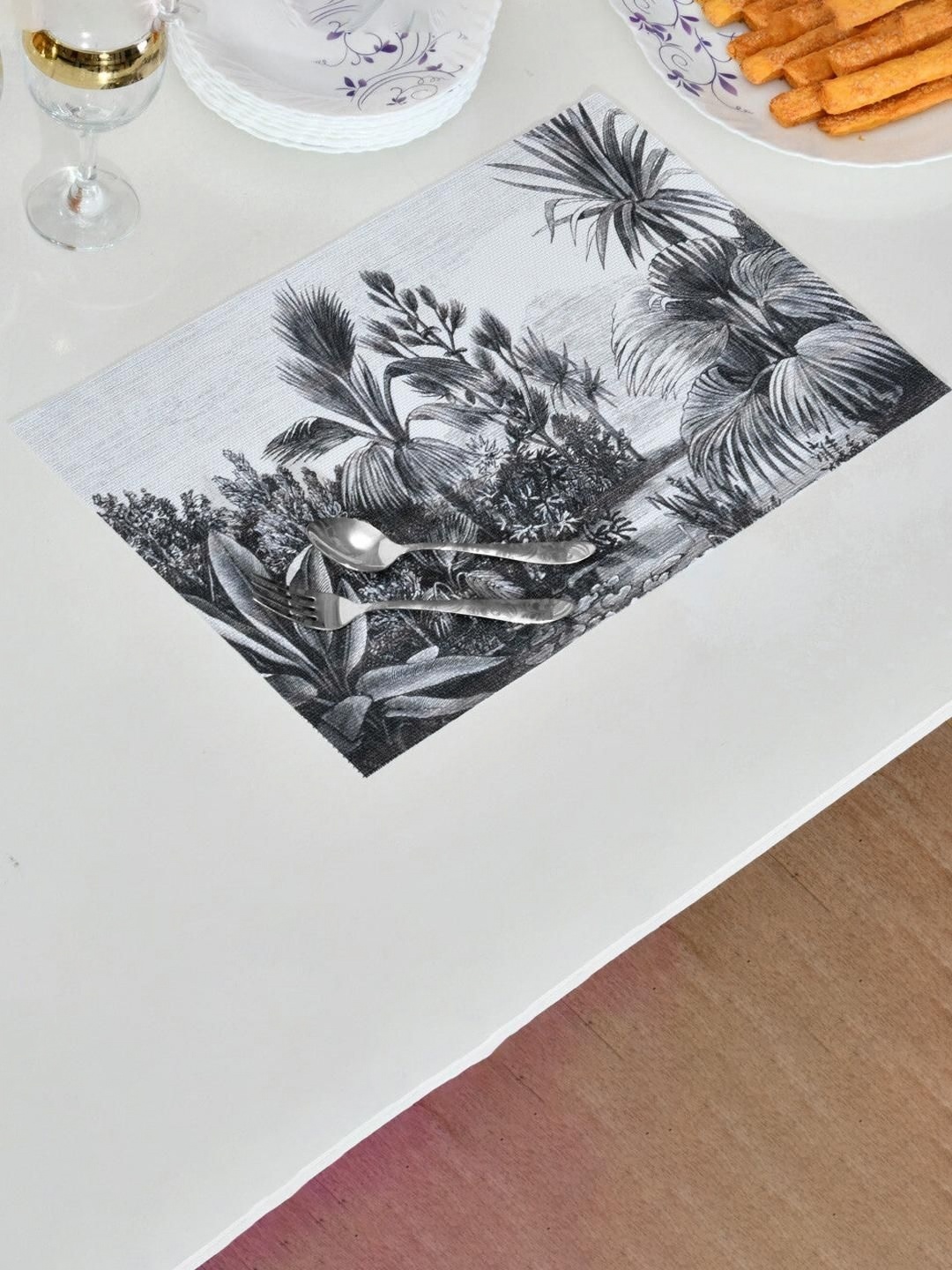 

Athome by Nilkamal 4-Pcs White & Black Floral Printed Rectangular Table Placemats