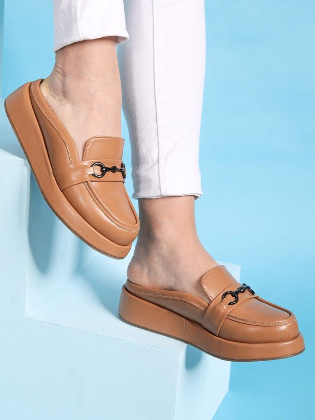 

Shezone Women Textured Slip-On Sneakers, Beige