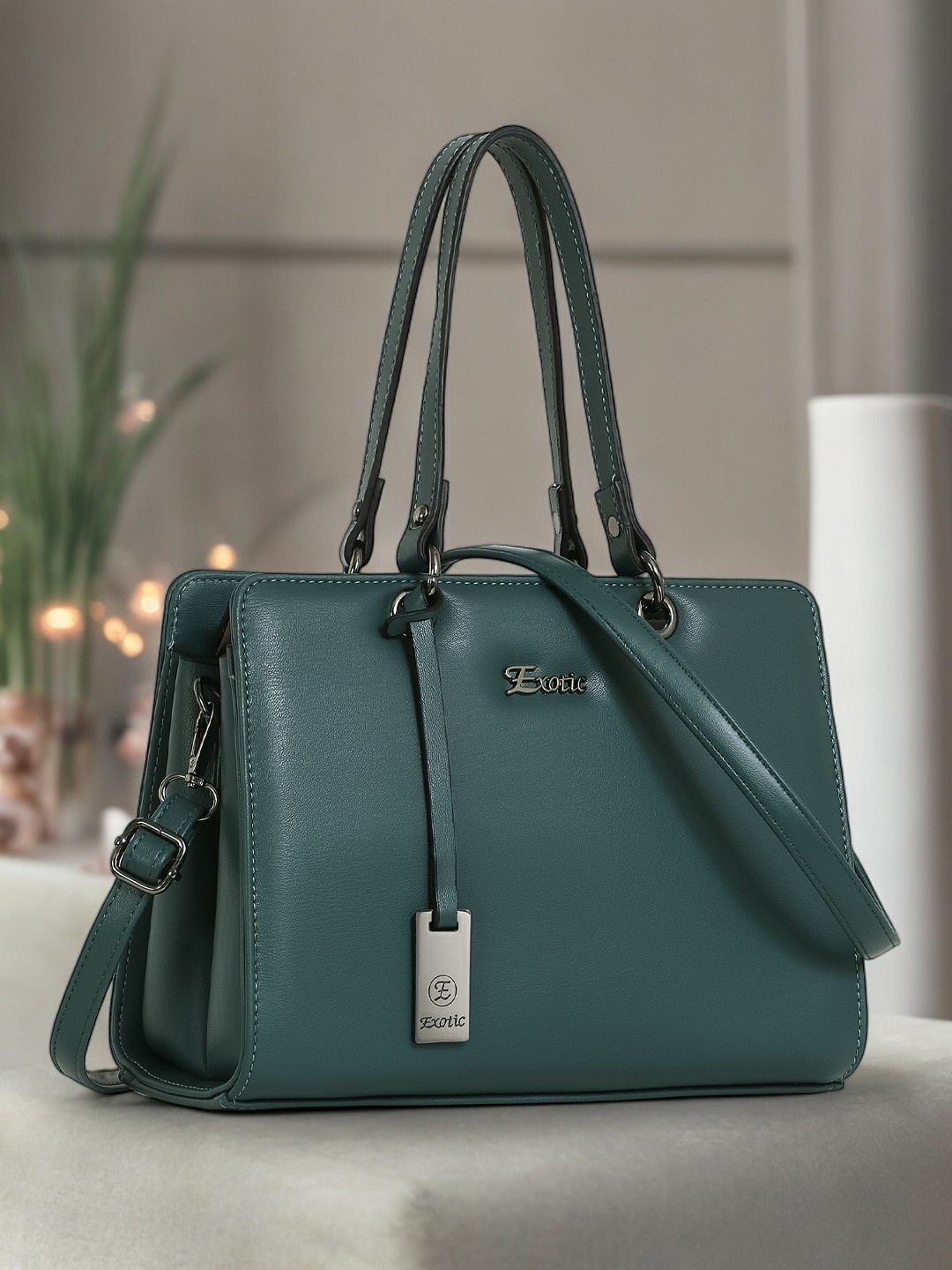 

Exotic Structured Handheld Bag with Tasselled, Green