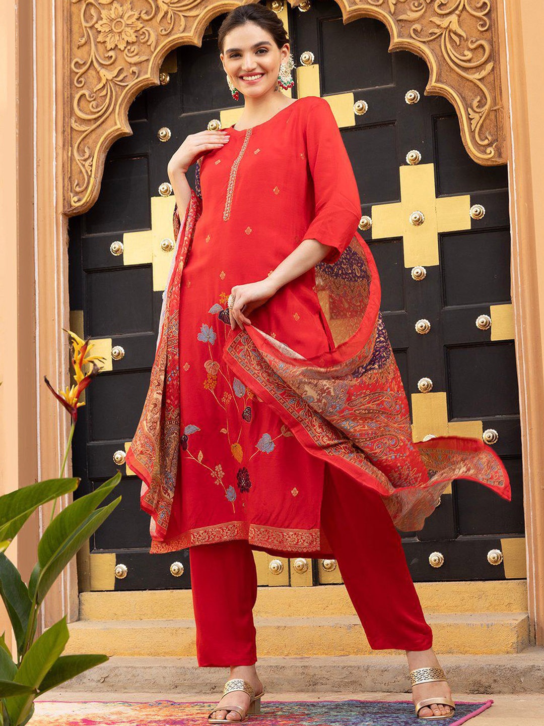 

Ishin Women Floral Embroidered Regular Kurta with Trousers & With Dupatta, Red