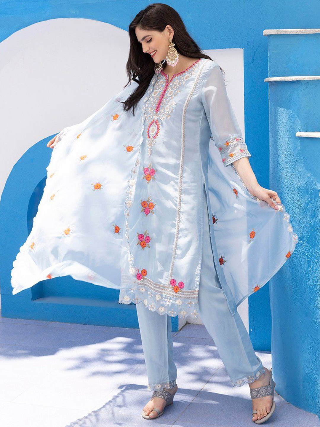 

Ishin Women Floral Embroidered Regular Thread Work Kurta with Trousers & With Dupatta, Blue