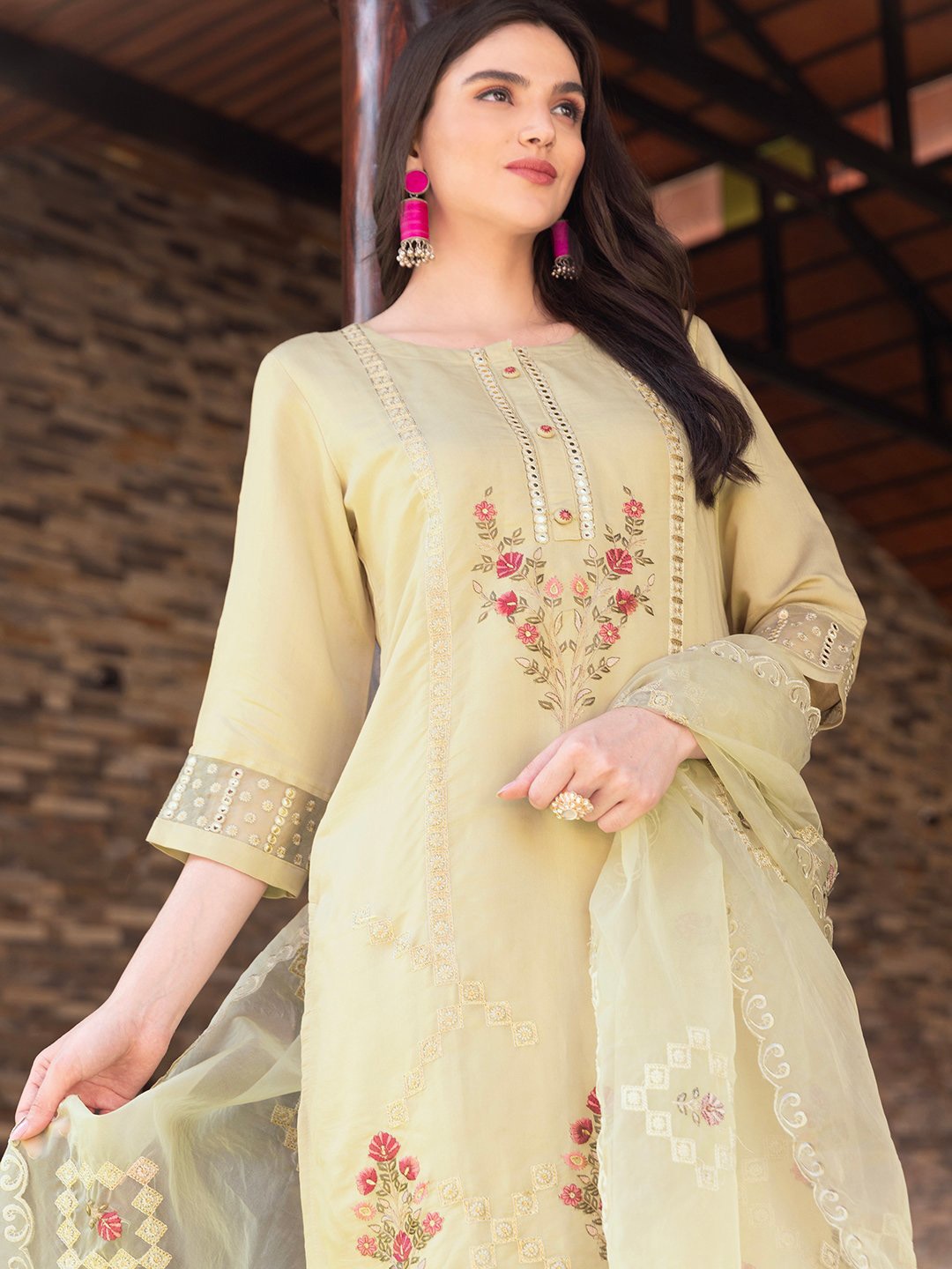 

Ishin Women Floral Embroidered Regular Thread Work Kurta with Trousers & With Dupatta, Beige