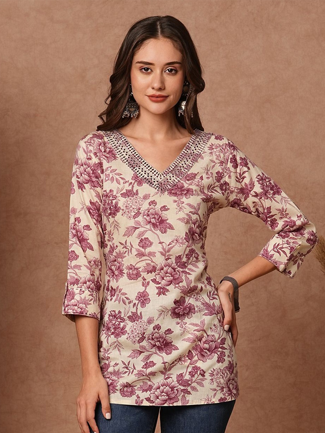 

FASHOR Floral Printed V-Neck Pure Cotton Kurti, Cream