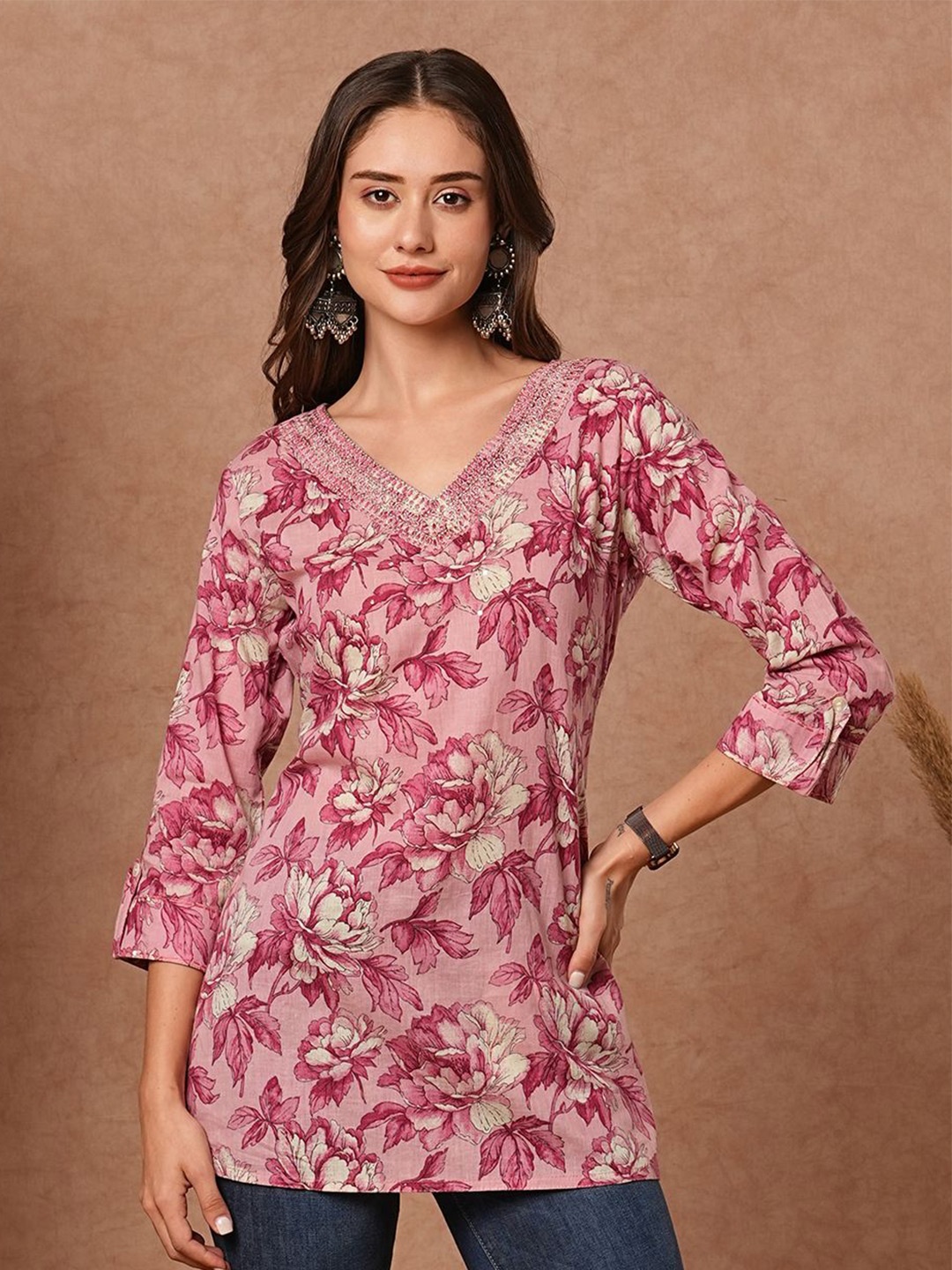 

FASHOR Floral Printed V-Neck Pure Cotton Kurti, Pink