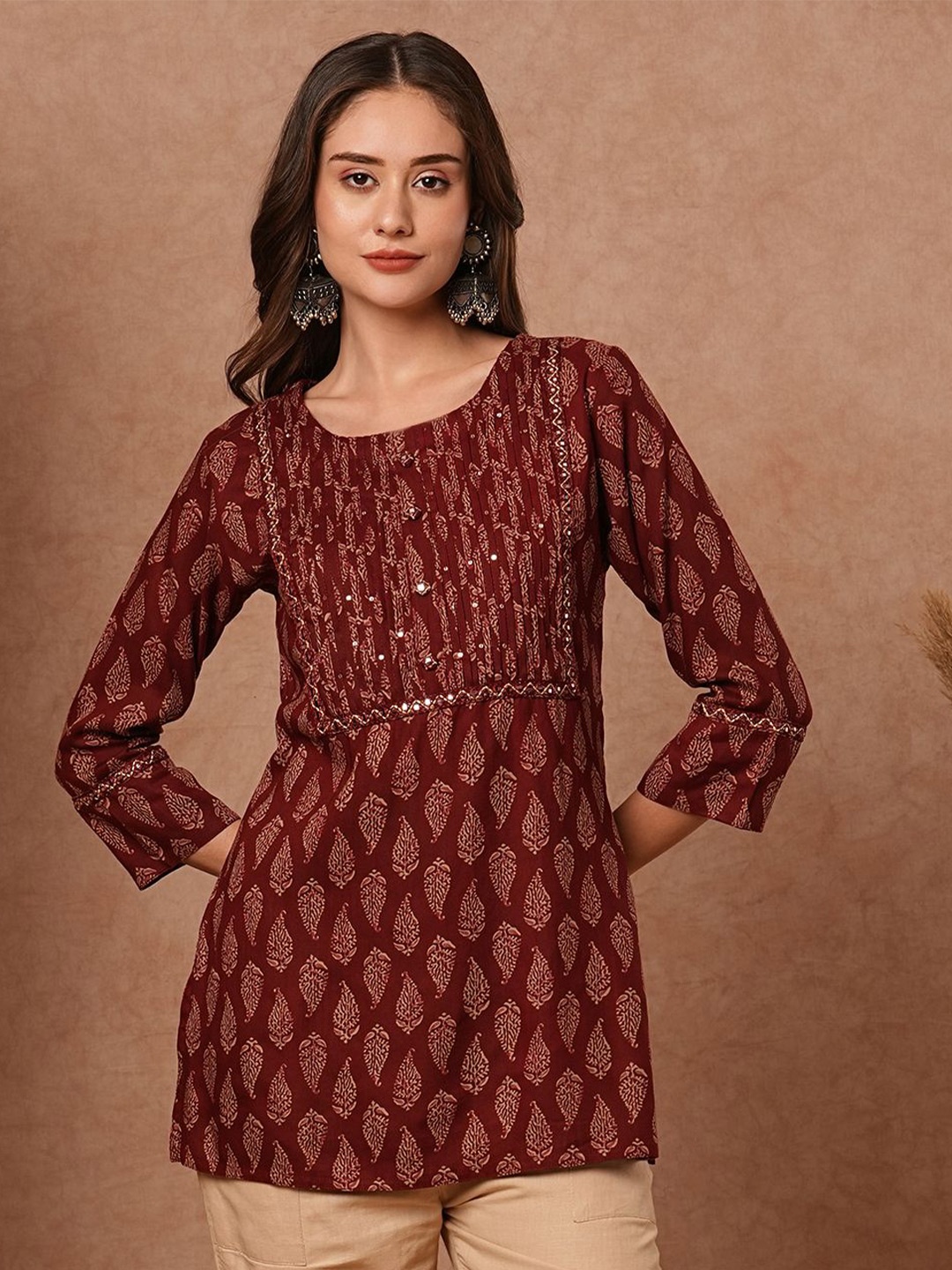 

FASHOR Ethnic Motifs Printed Mirror Work Mirror Work Kurti, Maroon