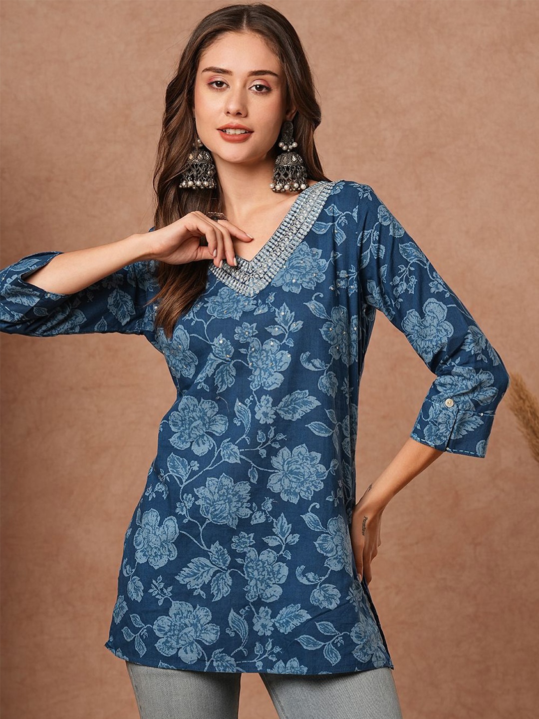 

FASHOR Floral Printed V-Neck Pure Cotton Kurti, Blue