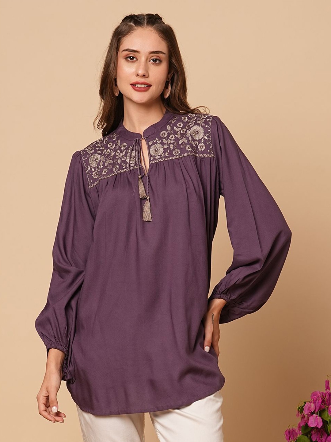 

FASHOR Floral Embroidered Thread Work Thread Work Kurti, Lavender