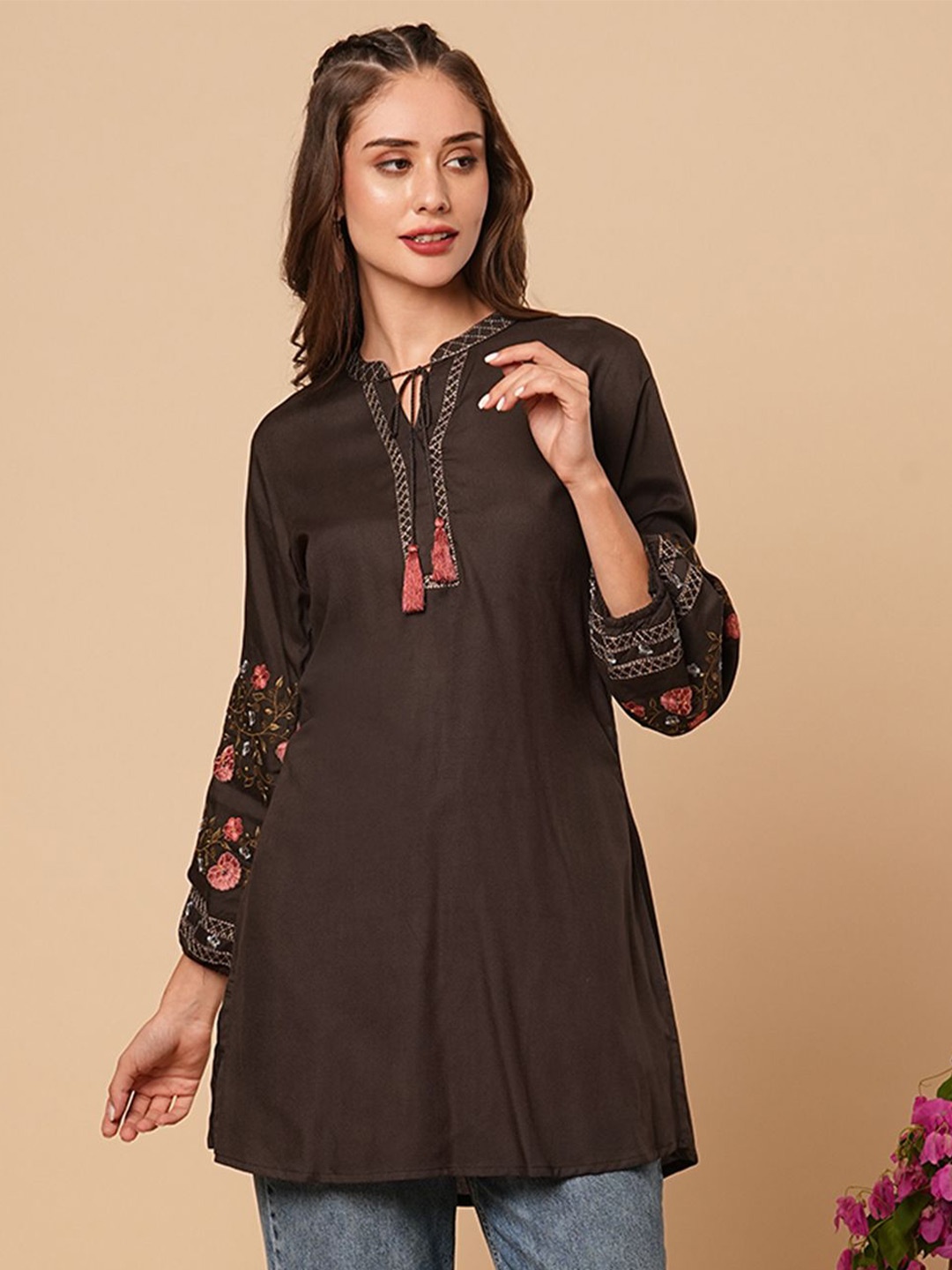 

FASHOR Floral Embroidered Thread Work Thread Work Kurti, Charcoal