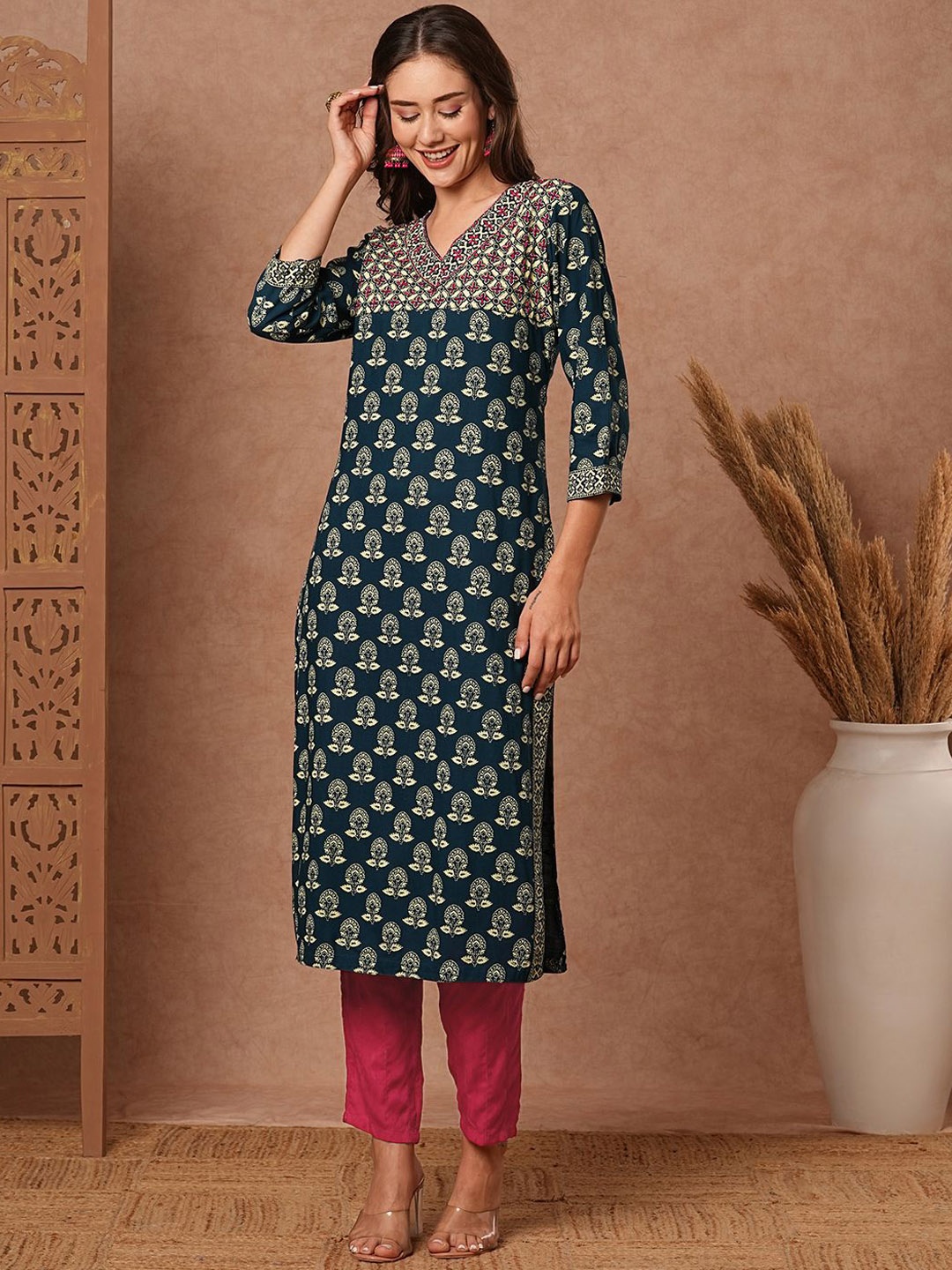 

FASHOR Women Ethnic Motifs Printed Keyhole Neck Flared Sleeves Mirror Work Kurta, Teal