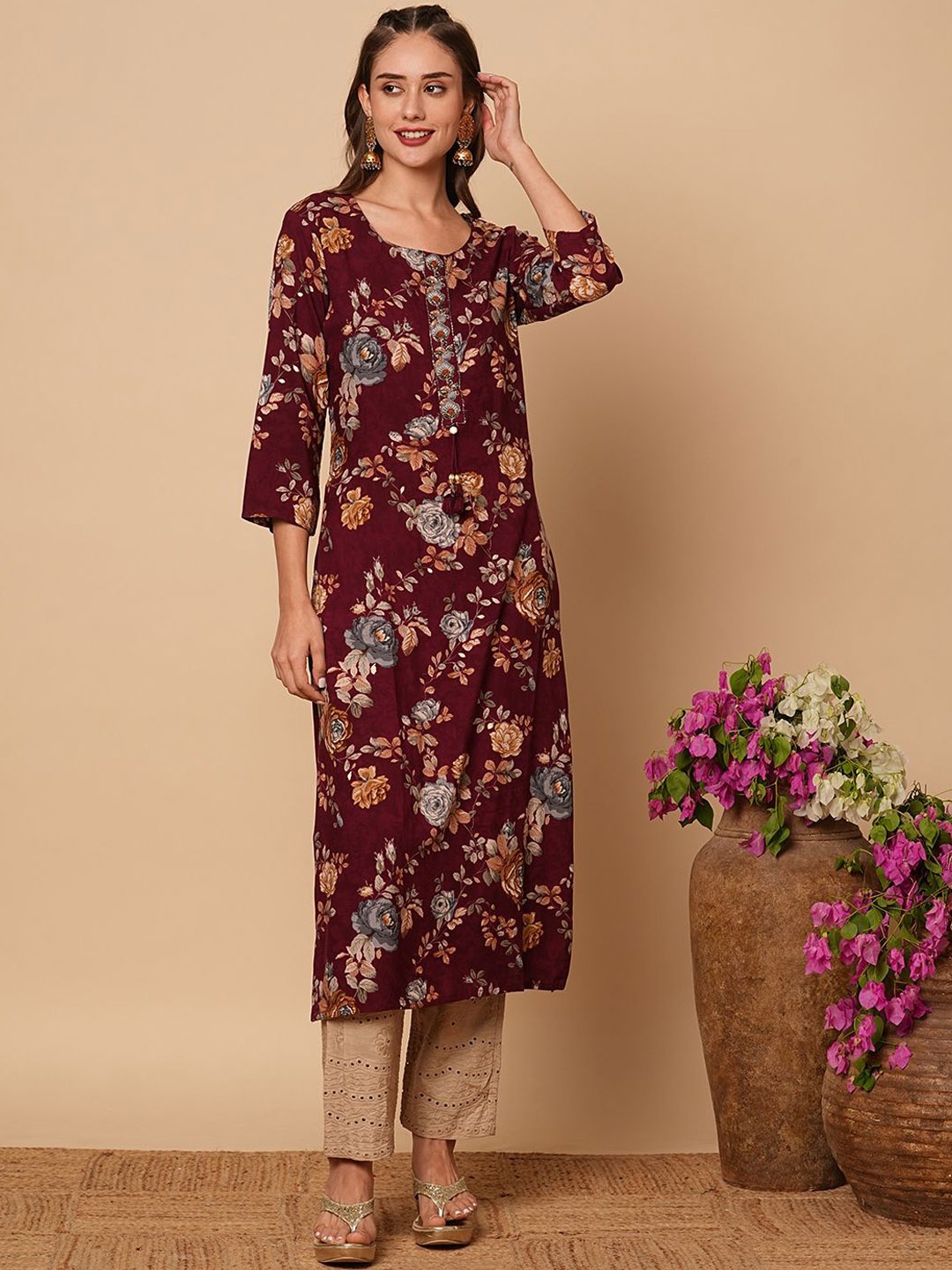 

FASHOR Women Floral Embroidered Flared Sleeves Sequinned Kurta, Burgundy
