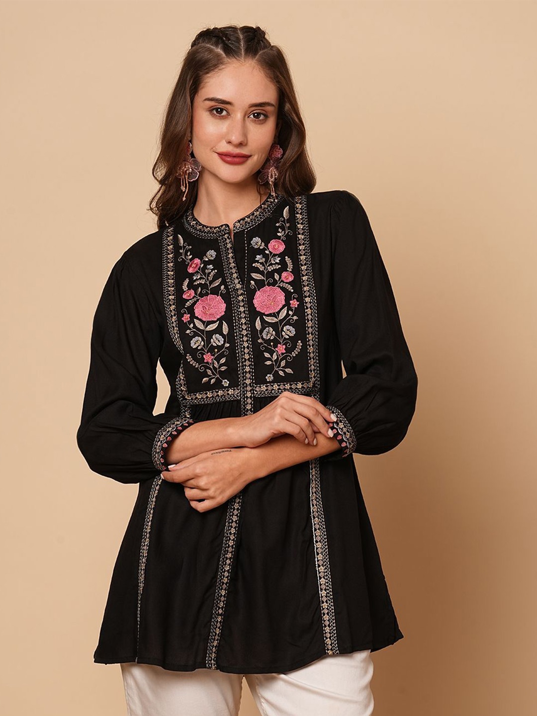 

FASHOR Floral Embroidered Thread Work Thread Work Pleated Kurti, Black