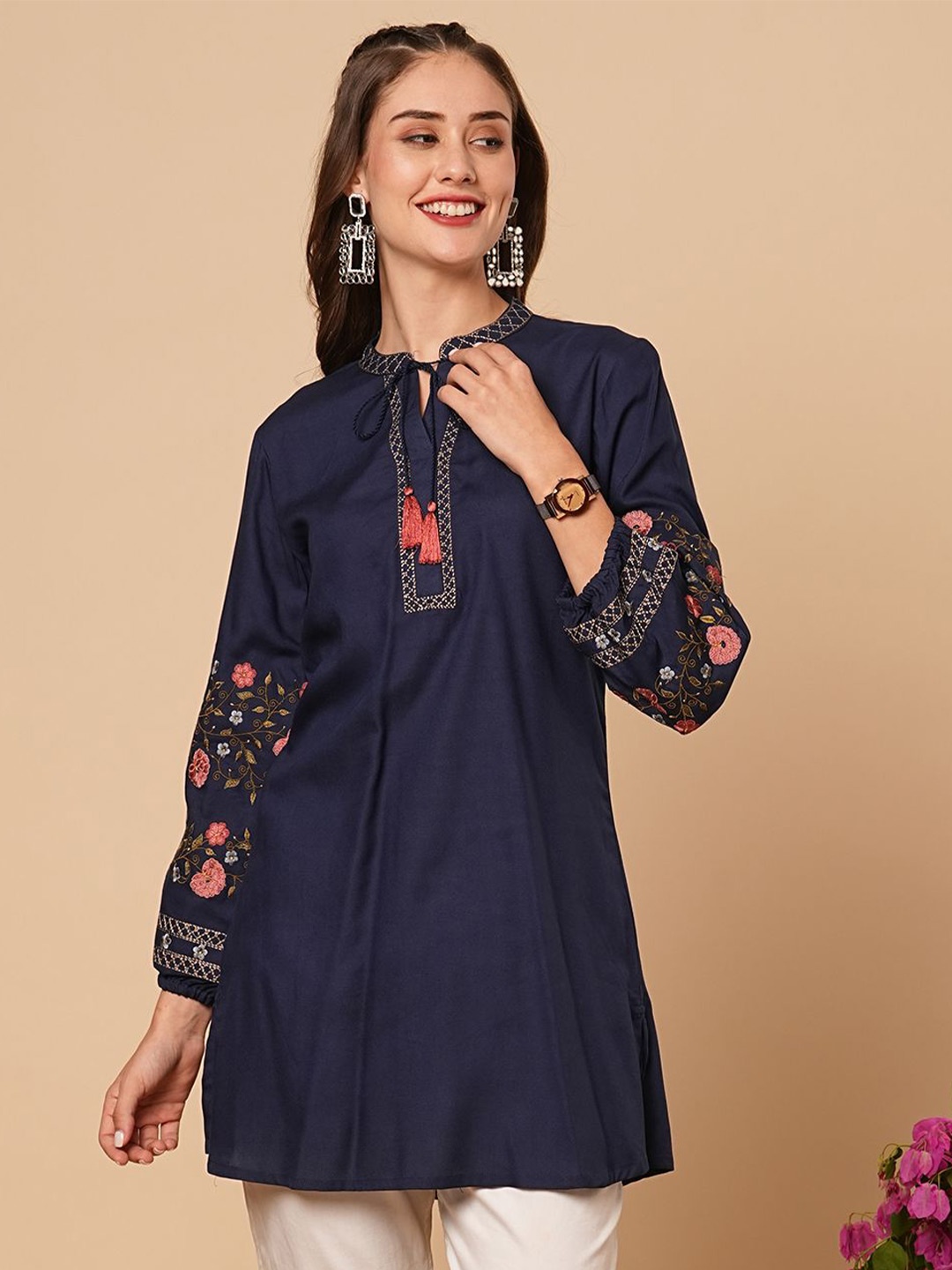 

FASHOR Floral Embroidered Thread Work Thread Work Kurti, Navy blue