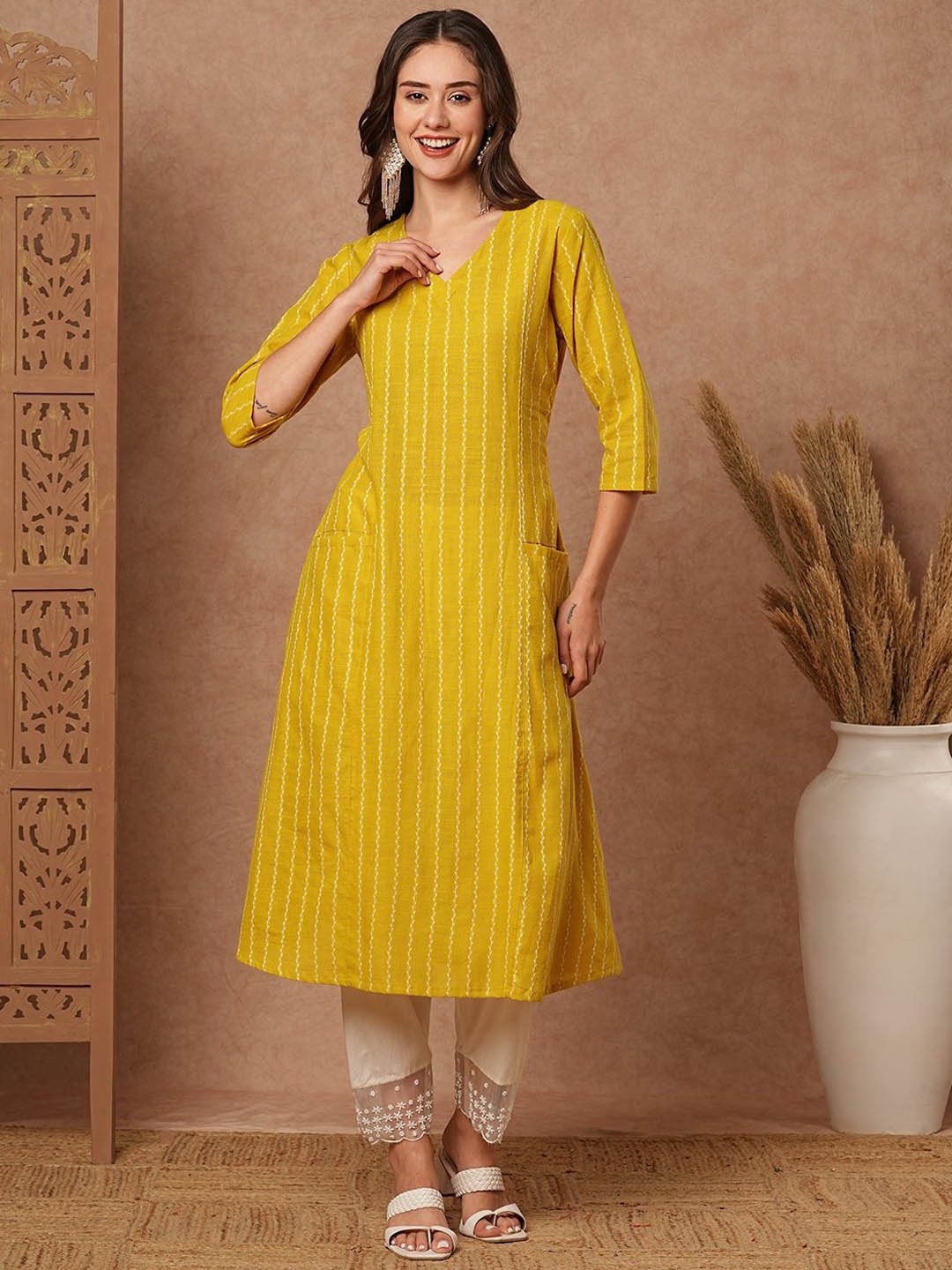 

FASHOR Women Striped Thread Work Dobby Kurta, Yellow