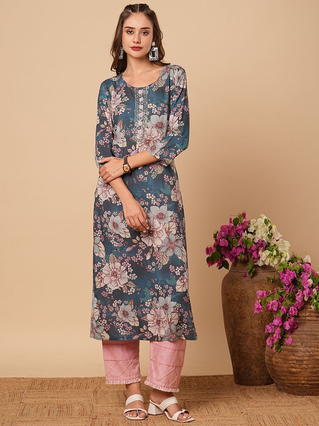 

FASHOR Women Floral Printed Thread Work Kurta, Blue