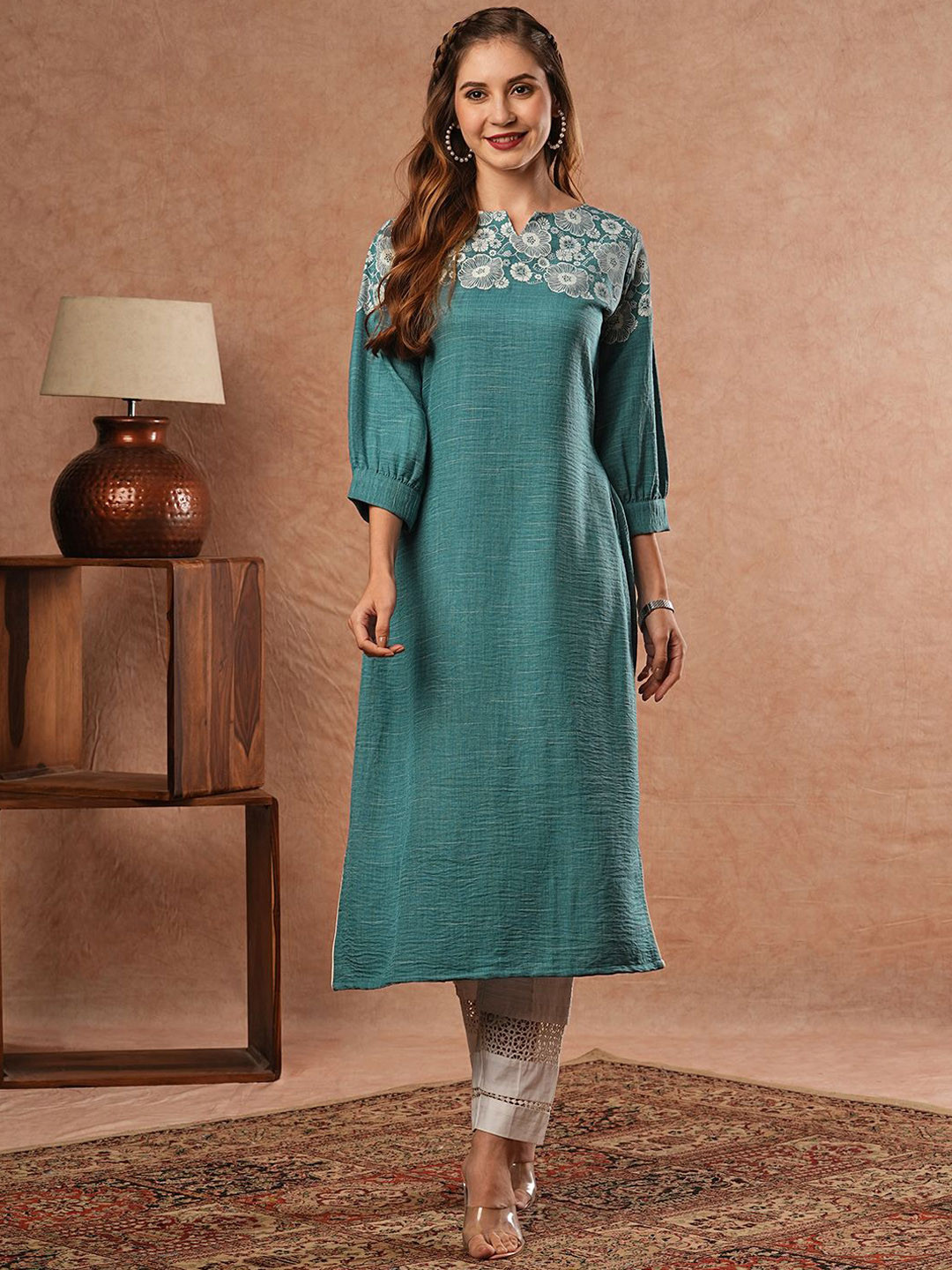 

FASHOR Women Floral Embroidered Flared Sleeves Kurta, Blue