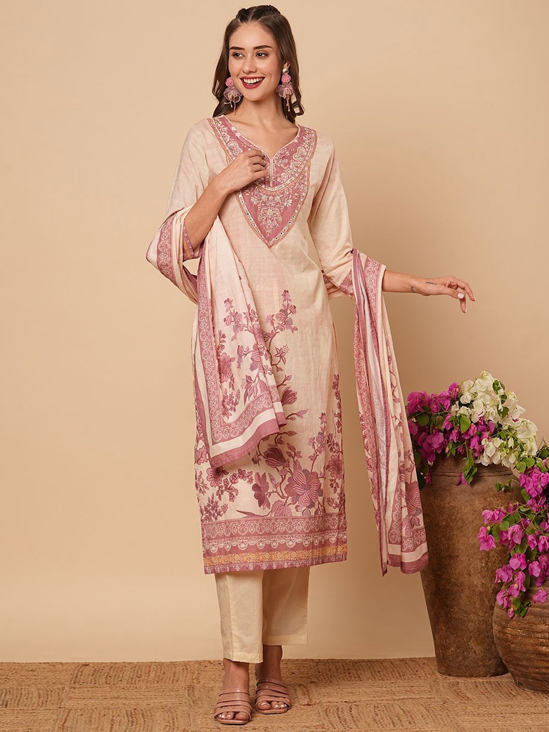 

FASHOR Women Floral Embroidered Regular Beads and Stones Pure Cotton Kurta with Trousers & With Dupatta, Cream