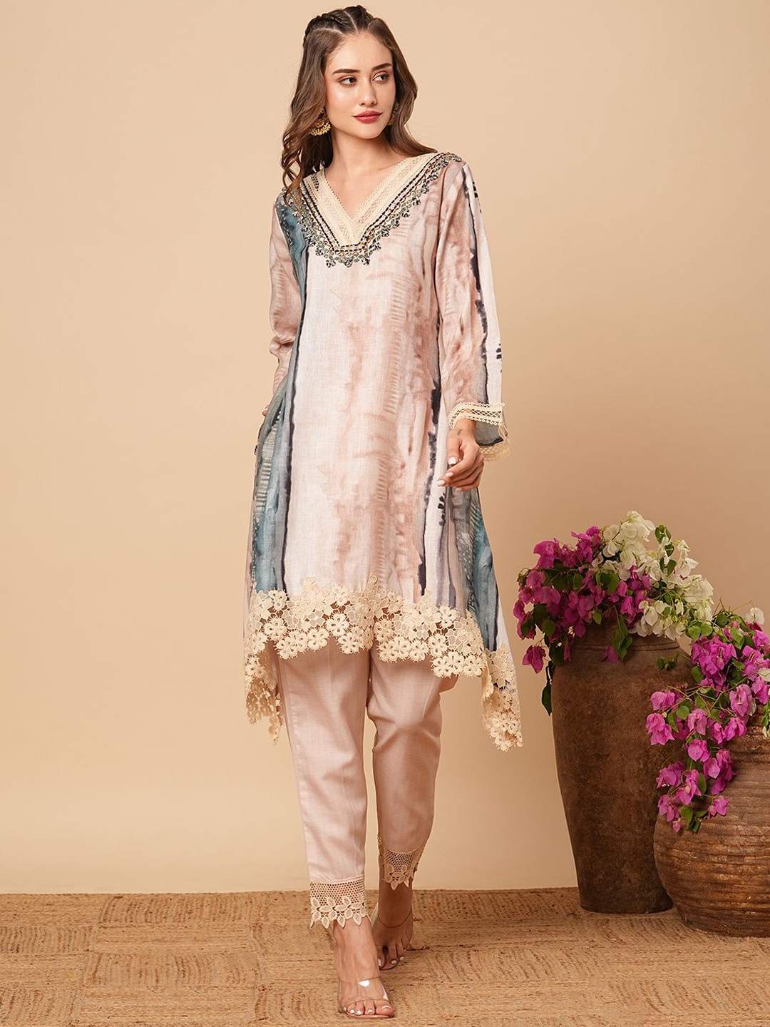

FASHOR Women Embroidered Regular Mirror Work Linen Kurta with Trousers, Beige