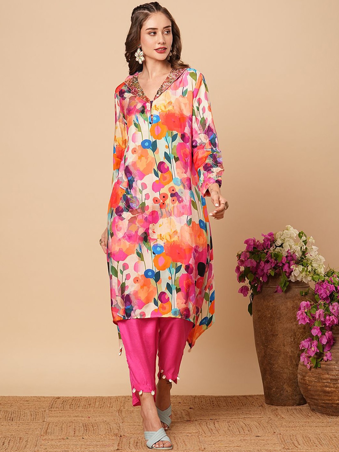 

FASHOR Women Floral Printed Regular Beads and Stones Kurta with Trousers, Pink