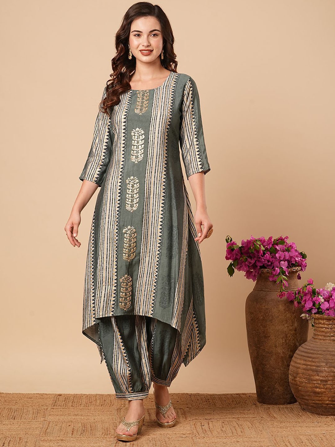 

FASHOR Women Ethnic Motifs Embroidered Regular Kurta with Salwar, Green