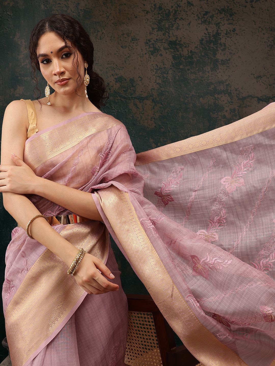 

Silk Land Floral Embroidered Woven Design Zari Silk Cotton Kota Saree, Pink