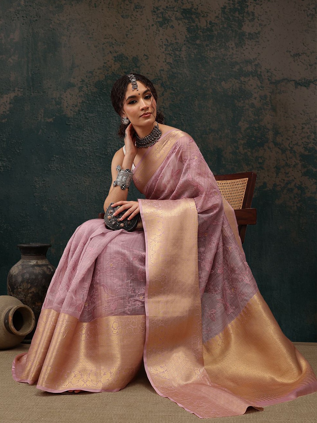 

Silk Land Floral Embroidered Woven Design Zari Silk Cotton Kota Saree, Pink