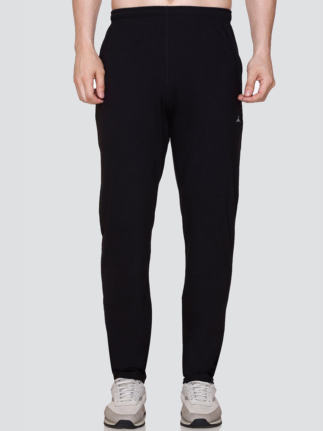 

ZEFFIT Men Mid-Rise Track Pants, Black