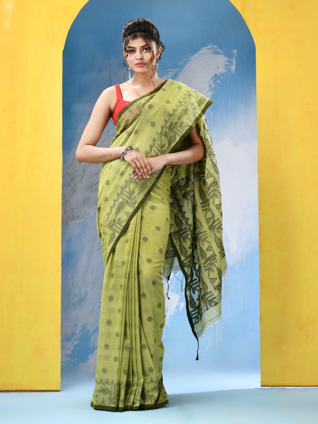 

Angoshobha Woven Design Pure Cotton Saree, Green
