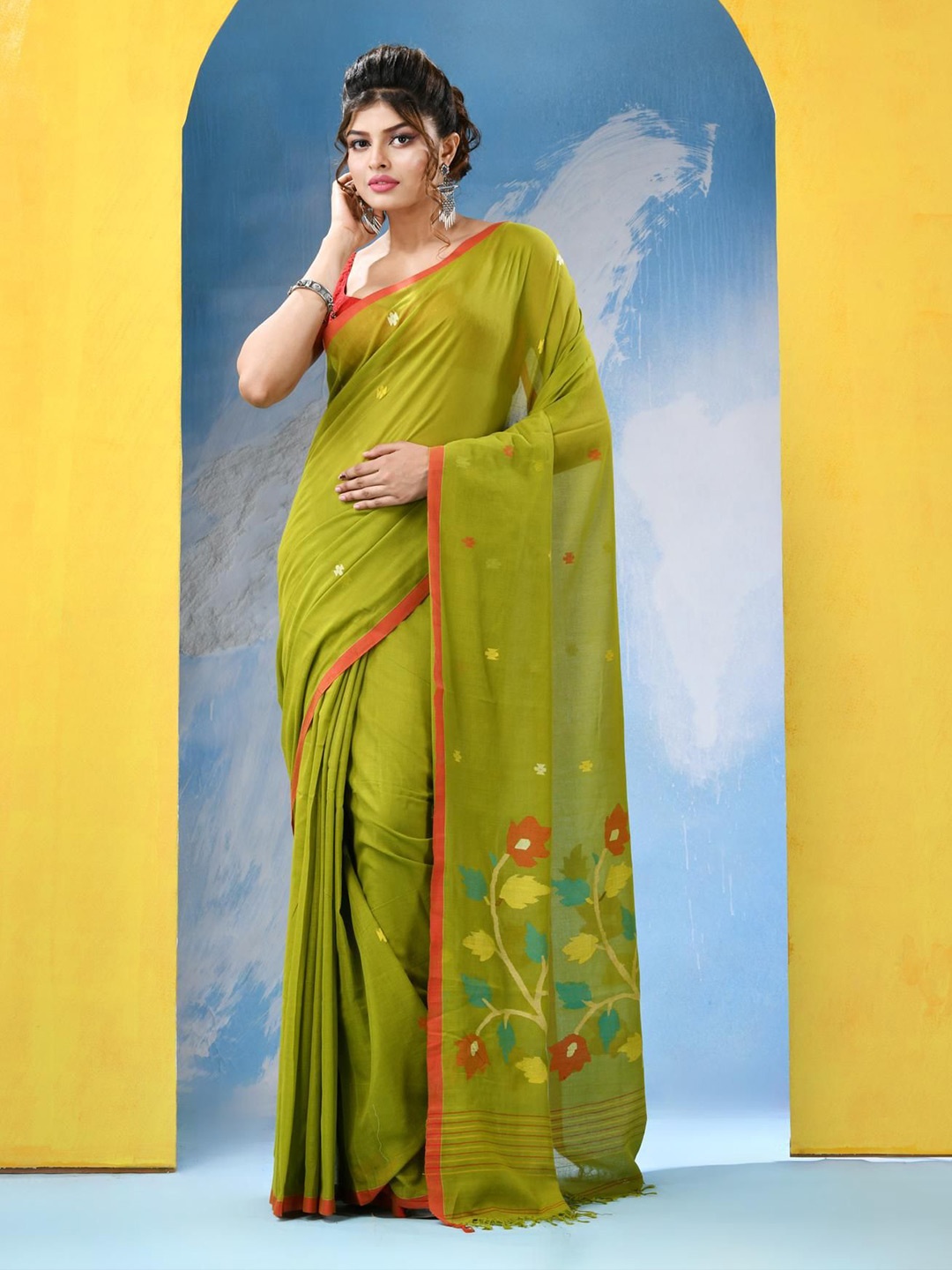 

Angoshobha Woven Design Pure Cotton Jamdani Saree, Green