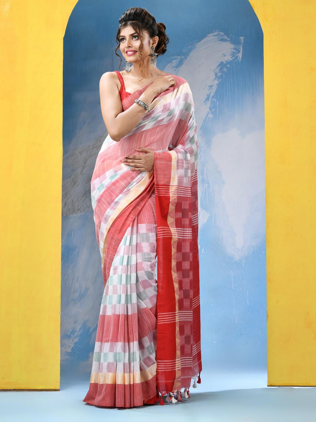 

Angoshobha Woven Design Pure Cotton Saree, White